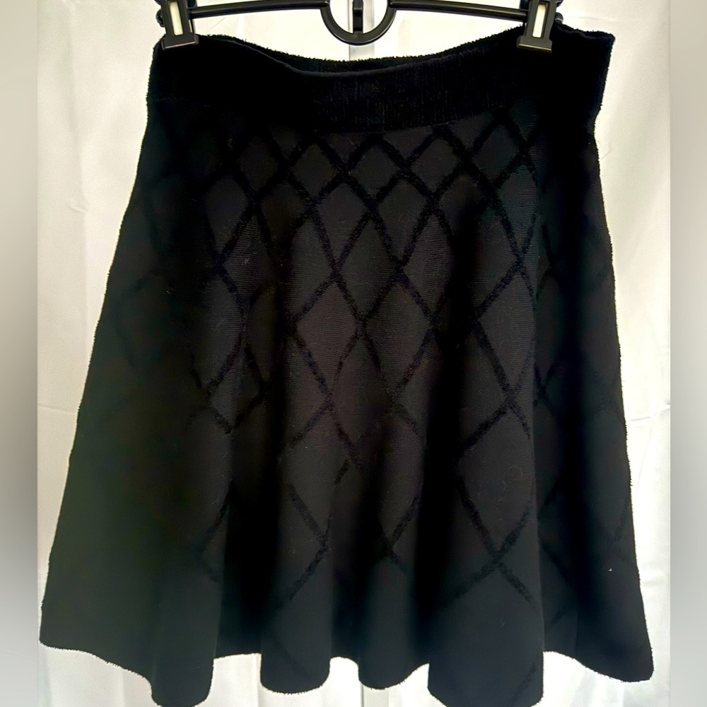Lightly worn (fewer than 5 times) Maeve mini skirt M